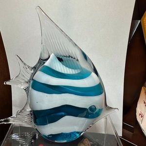 Vantage Glass Style Blue White Striped Fish